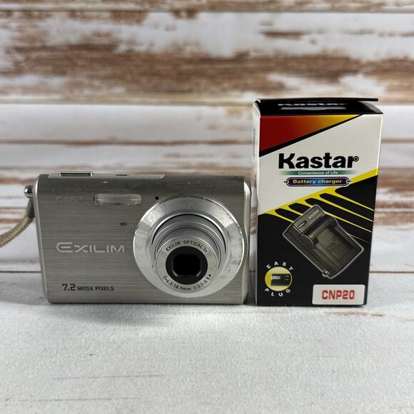 Casio EXILIM EX-Z70 7.2MP Compact Digital Camera W/Charger & Battery - Picture 1 of 5